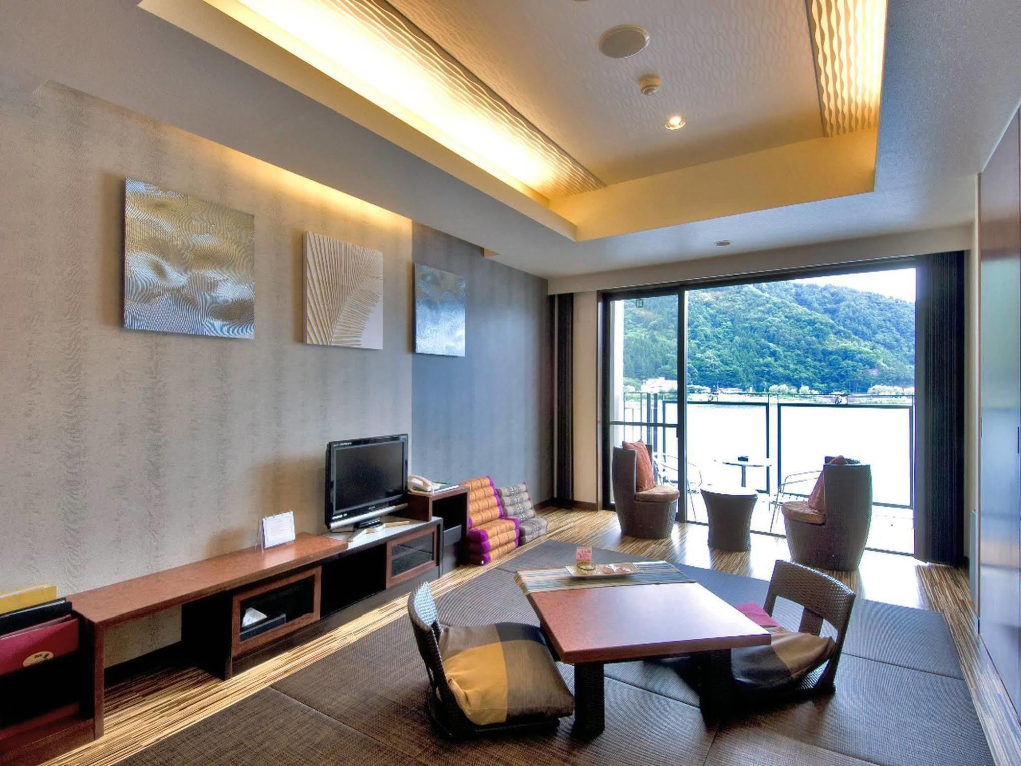 Kaze No Terrace Kukuna Hotel Fujikawaguchiko Ngoại thất bức ảnh